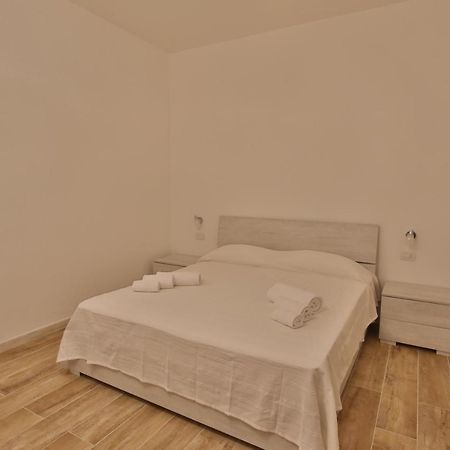 Les Chambres Au Centre San Teodoro  Extérieur photo