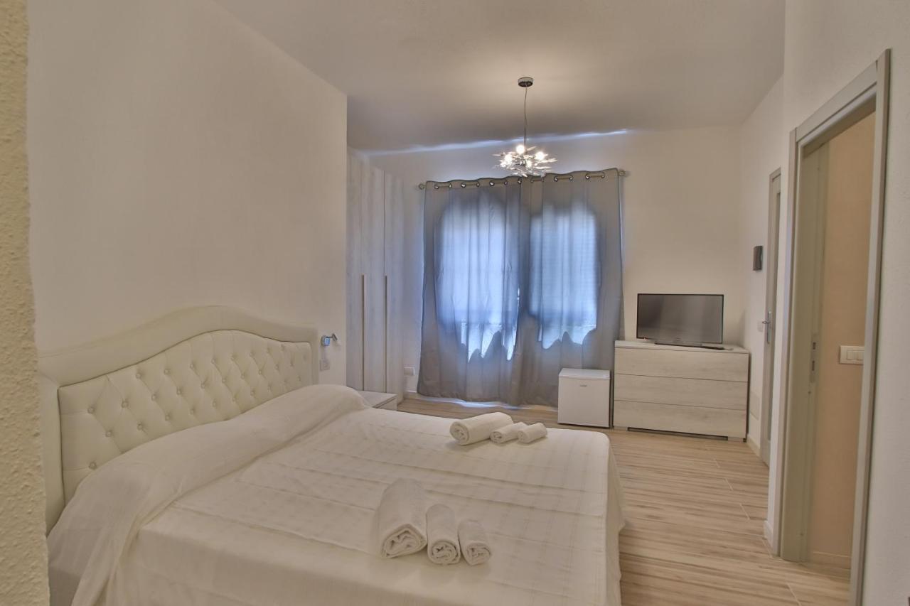 Les Chambres Au Centre San Teodoro  Extérieur photo
