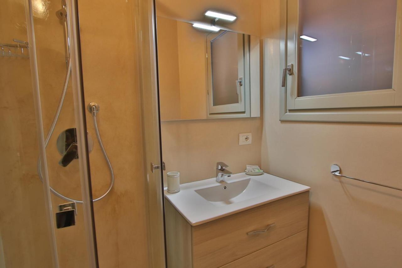 Les Chambres Au Centre San Teodoro  Extérieur photo