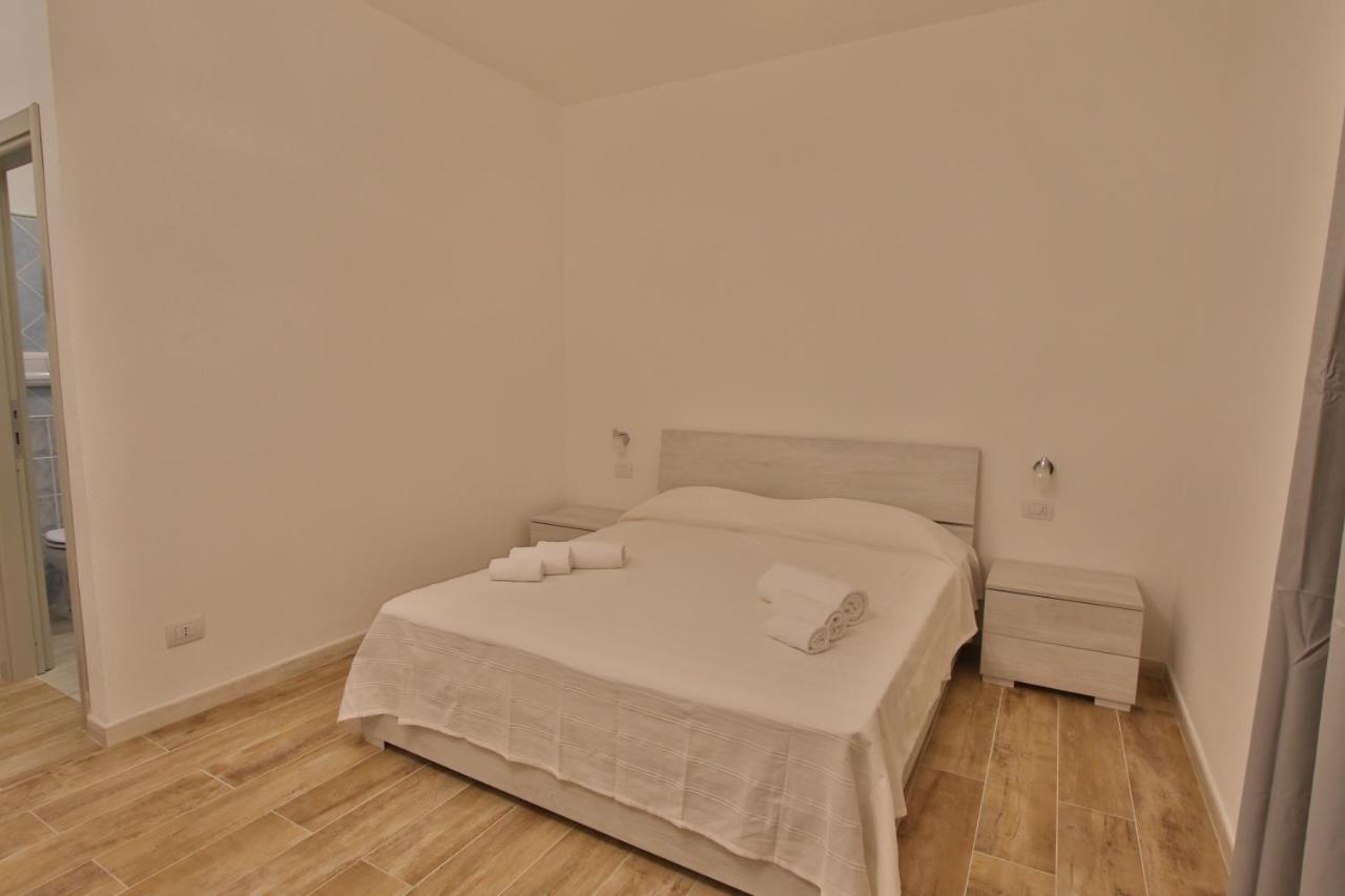 Les Chambres Au Centre San Teodoro  Extérieur photo